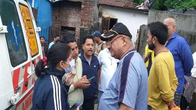 3 people & child died in house collapse due to heavy rain in Dehradun 3-people-child-died-in-house-collapse-due-to-heavy-rain-in-dehradun