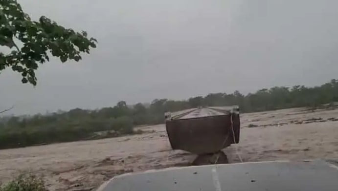 Song river bridge on Raipur-Tho motor road damaged due to heavy rains song-river-bridge-on-raipur-tho-motor-road-damaged-due-to-heavy-rains